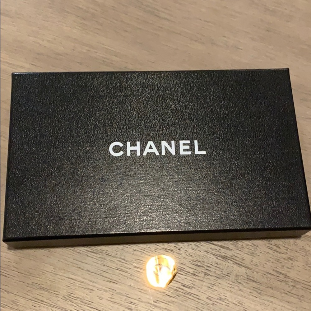 Chanel box